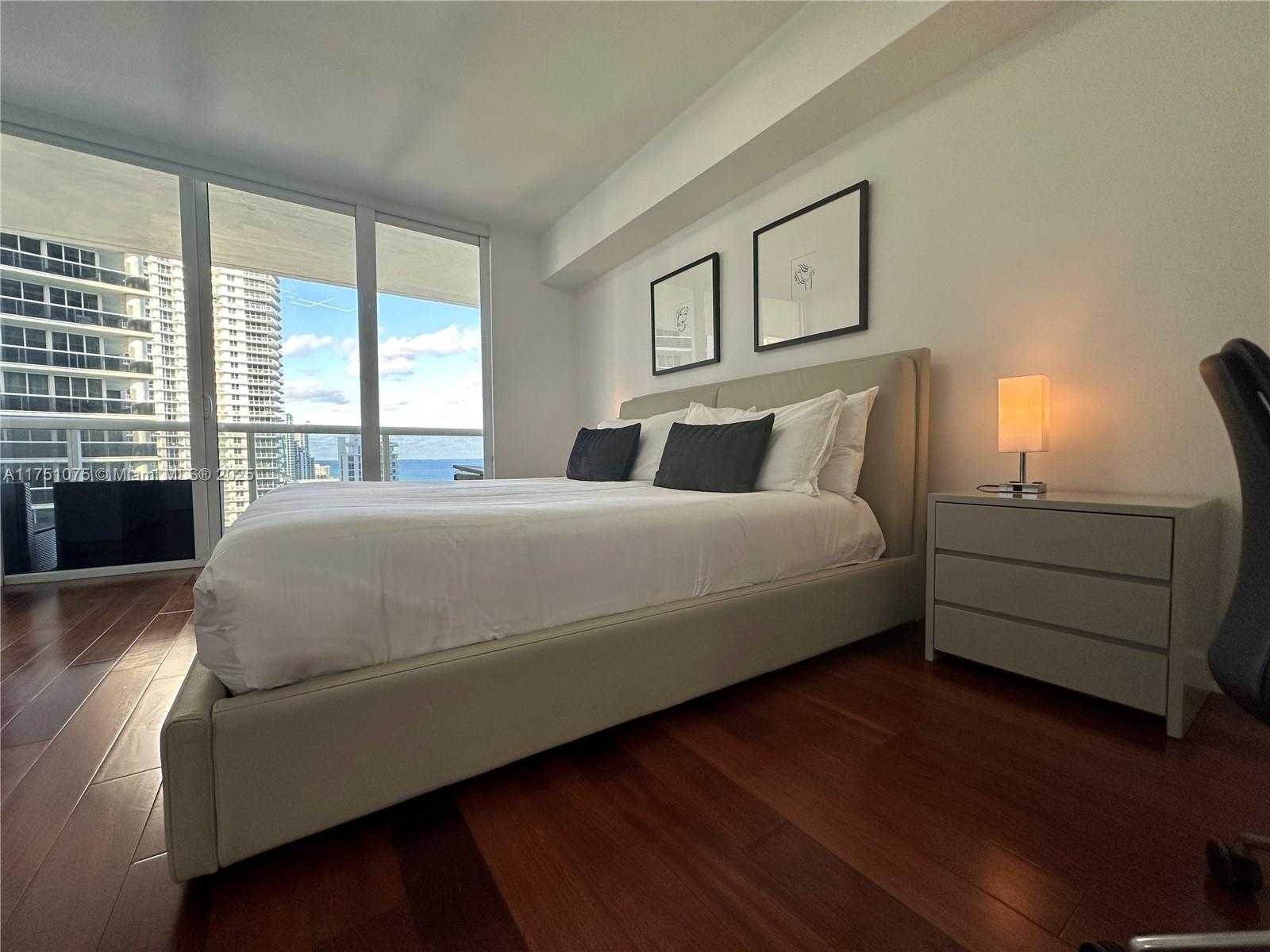 Small Image of 1830 SOUTH OCEAN DR #2510, Hallandale Beach Number 5