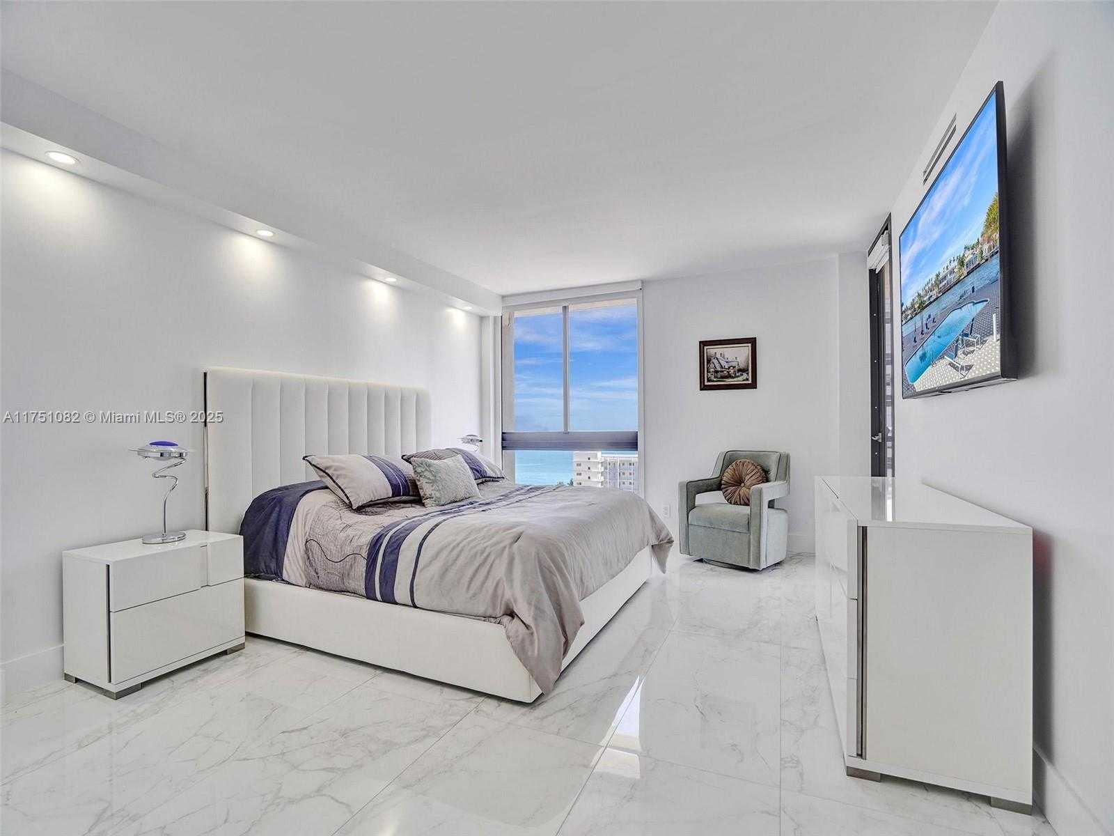 Small Image of 1600 SOUTH OCEAN DR #14K, Hollywood Number 2