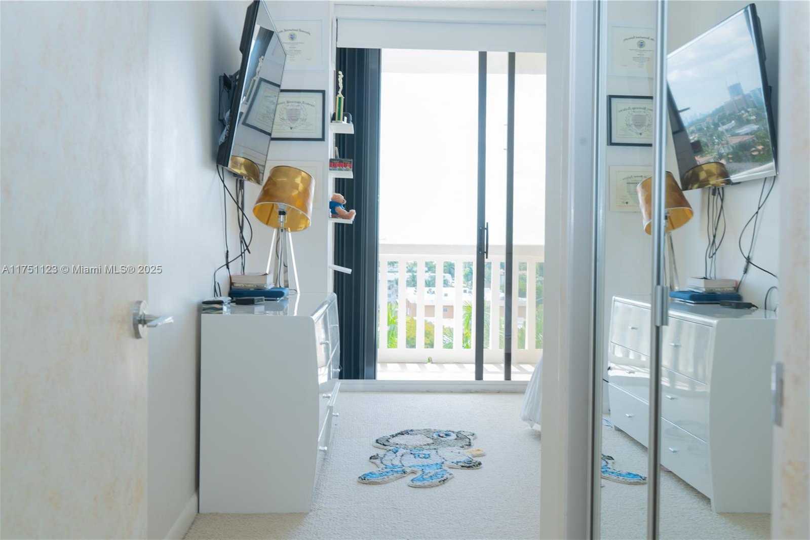 Small Image of 2000 ISLAND BLVD #703, Aventura Number 15