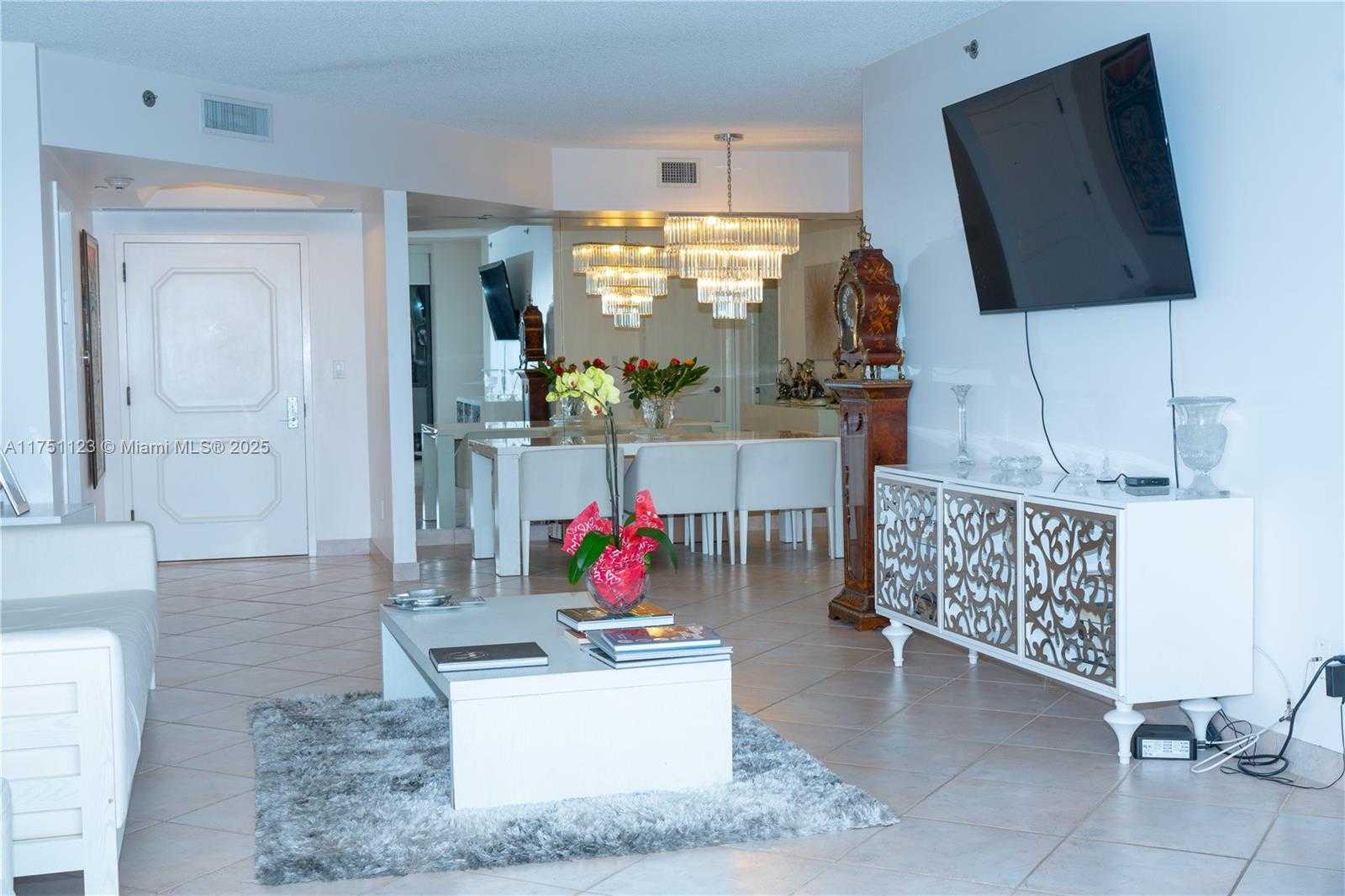 Small Image of 2000 ISLAND BLVD #703, Aventura Number 2