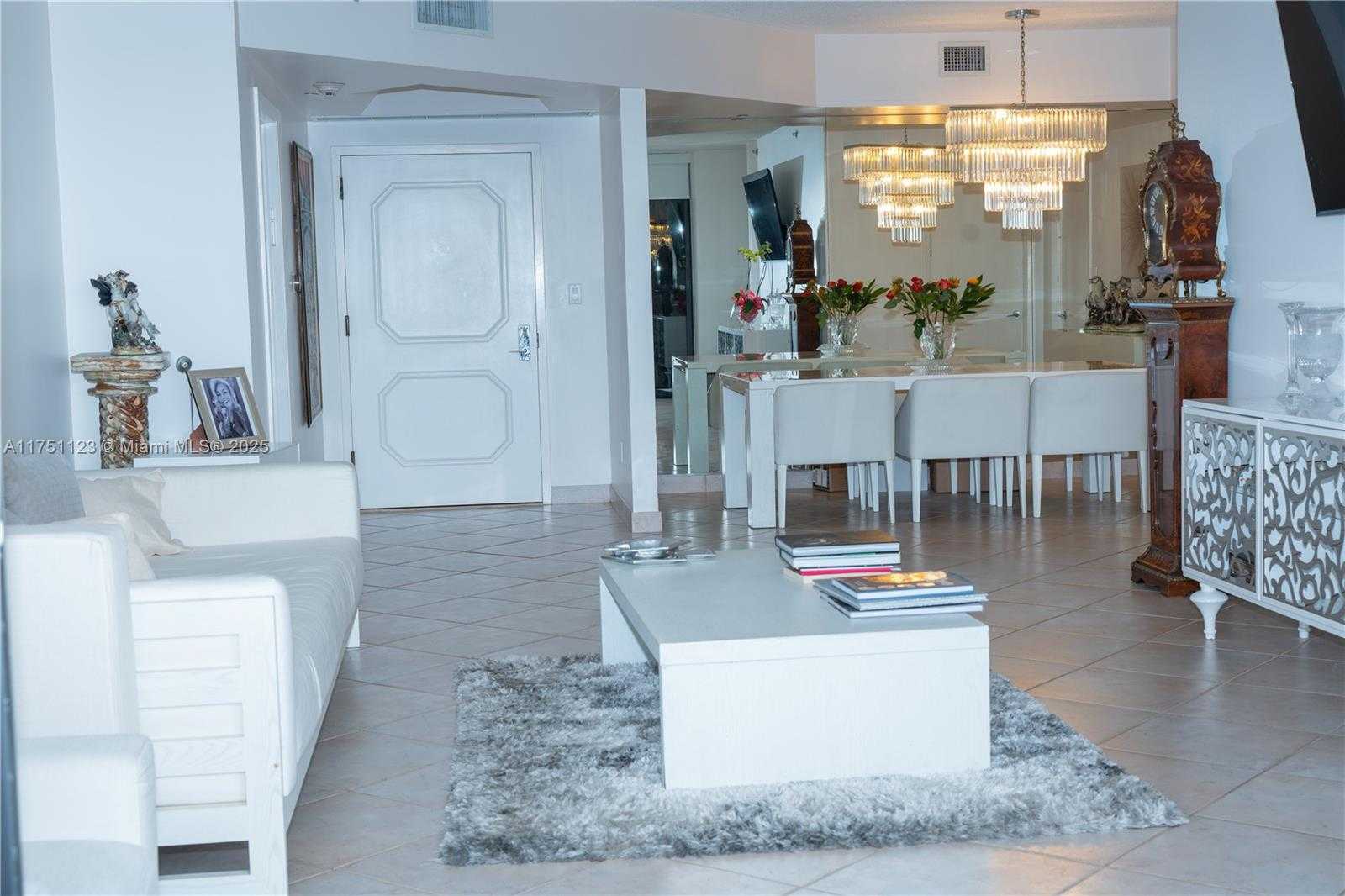Small Image of 2000 ISLAND BLVD #703, Aventura Number 4