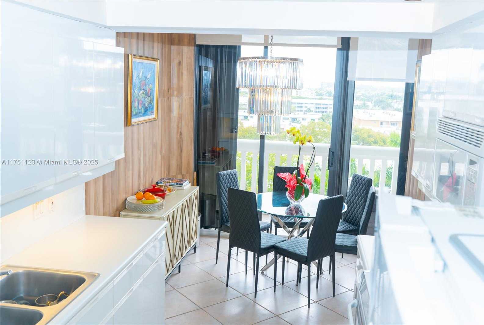 Small Image of 2000 ISLAND BLVD #703, Aventura Number 6