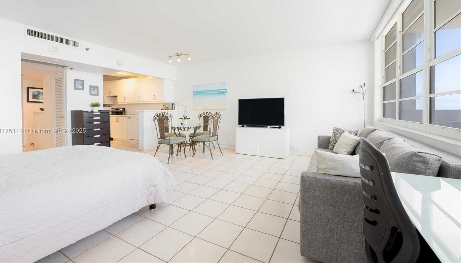 Small Image of 100 LINCOLN RD #1136, Miami Beach Number 9