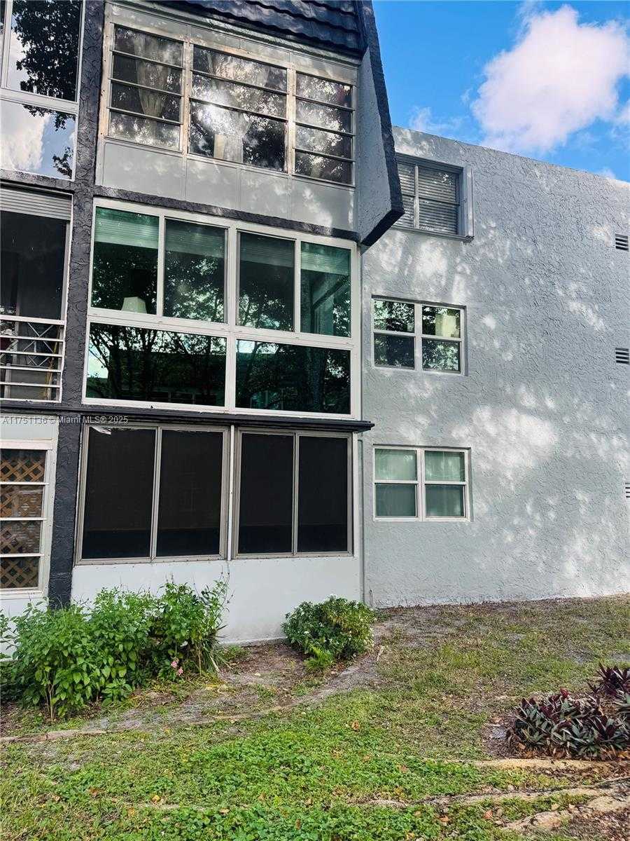 Small Image of 9200 Lime Bay Blvd, Tamarac, FL 33321, USA Number 15