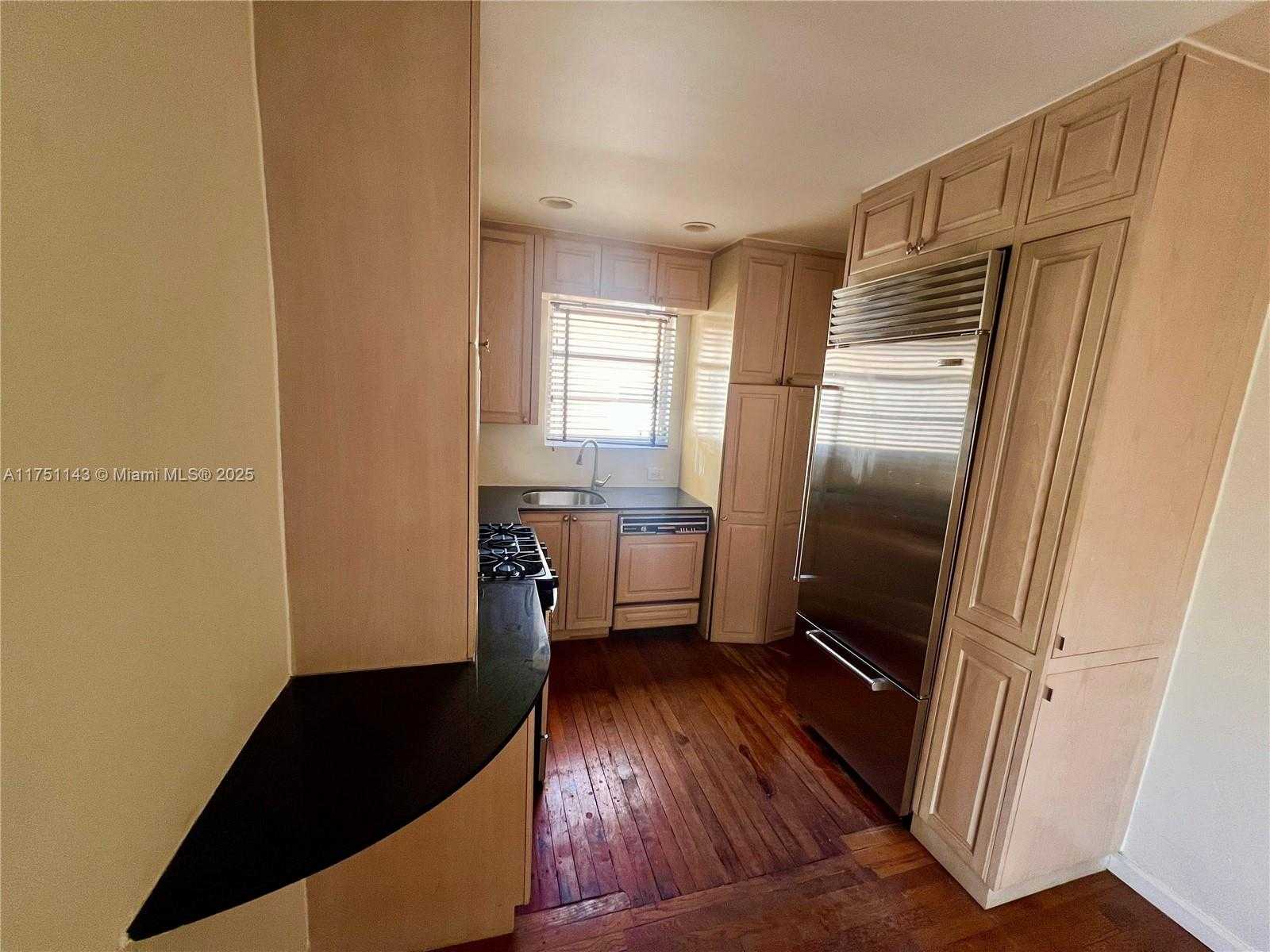 Small Image of 1535 MERIDIAN AVE #3, Miami Beach Number 17