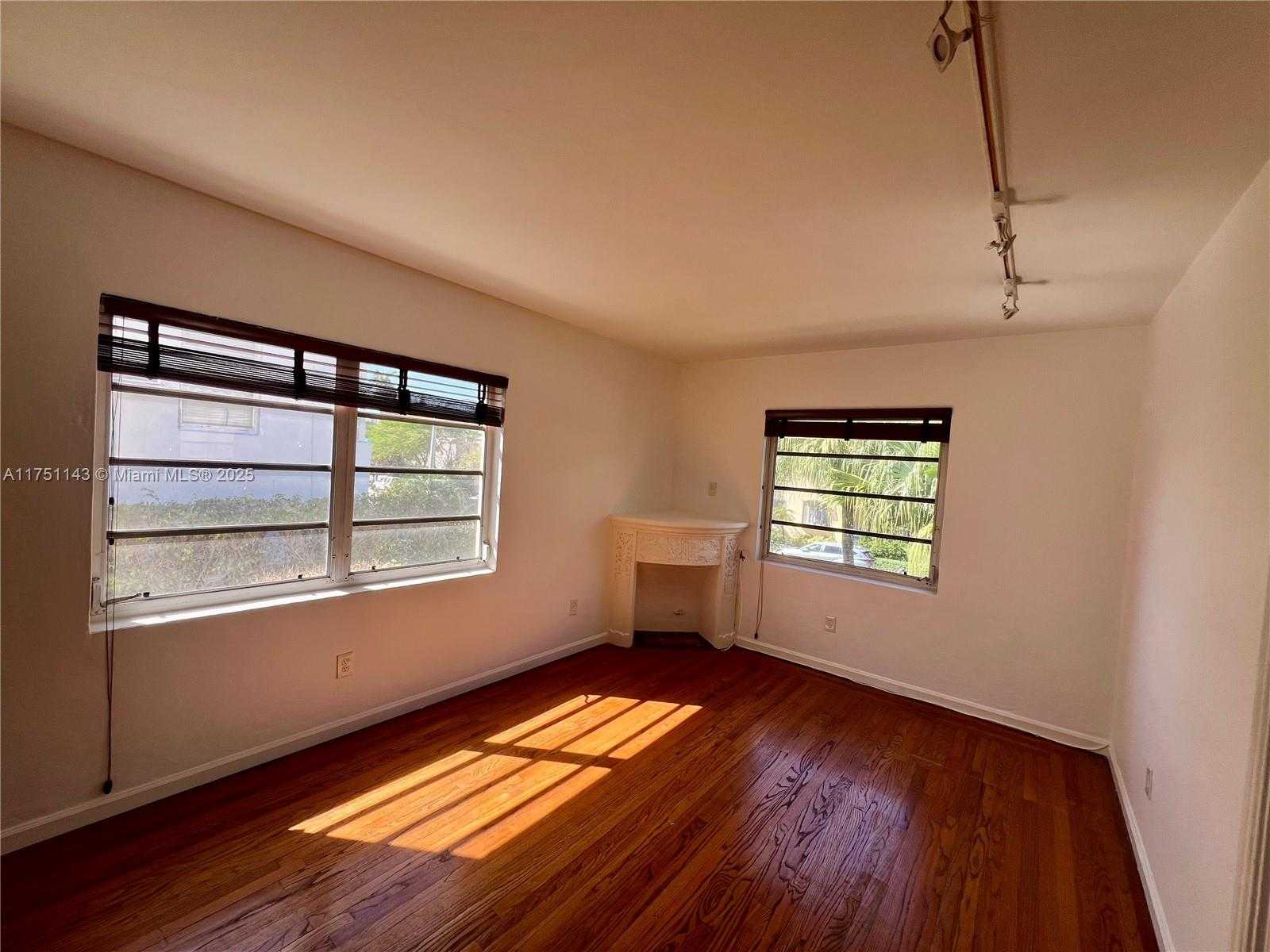 Small Image of 1535 MERIDIAN AVE #3, Miami Beach Number 26