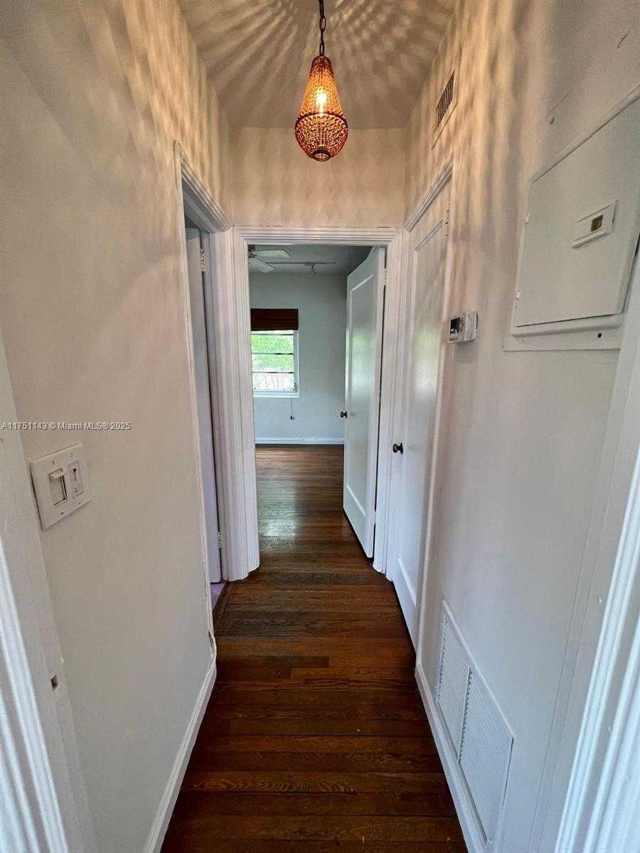 Small Image of 1535 MERIDIAN AVE #3, Miami Beach Number 28