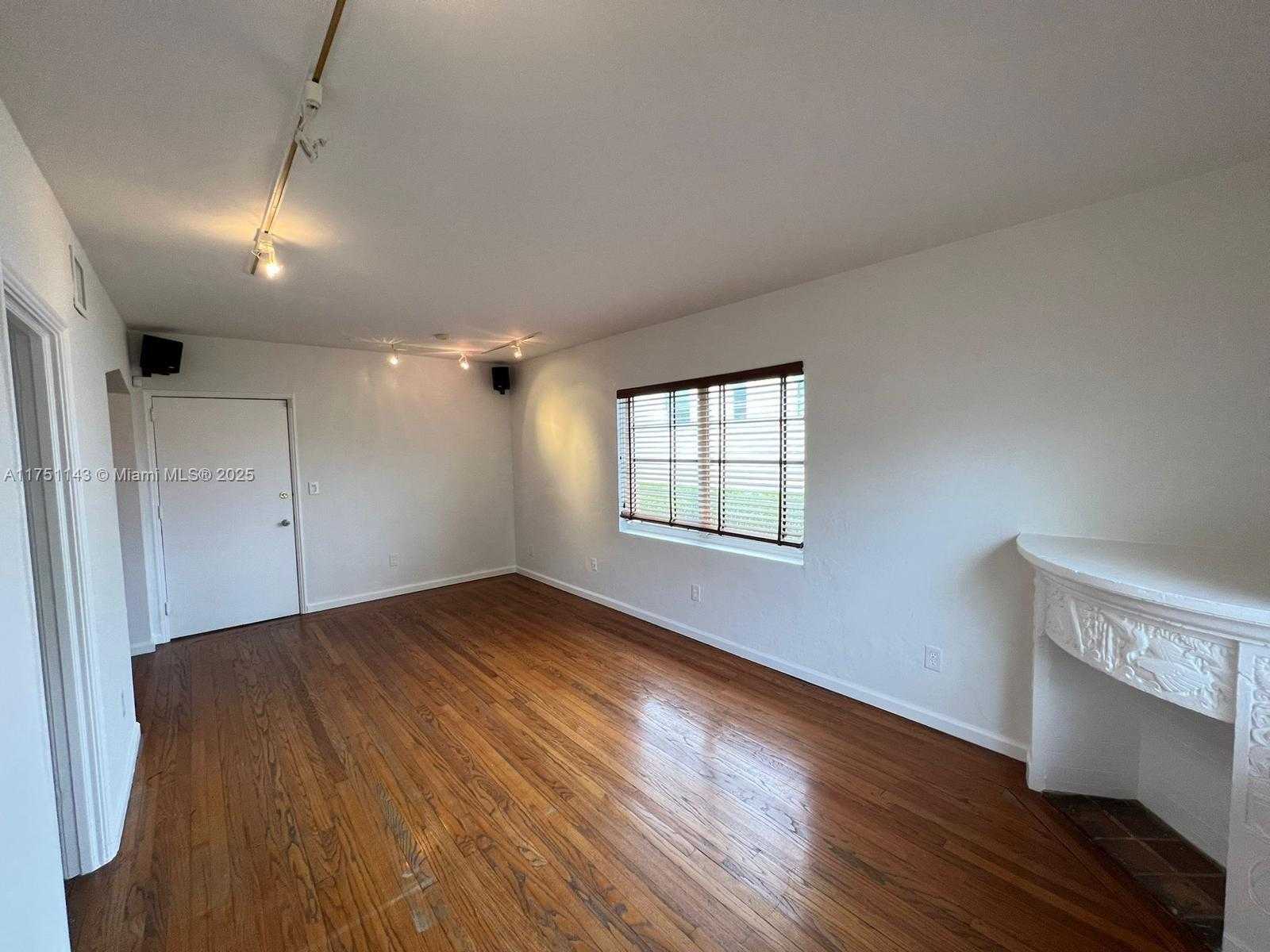 Small Image of 1535 MERIDIAN AVE #3, Miami Beach Number 5
