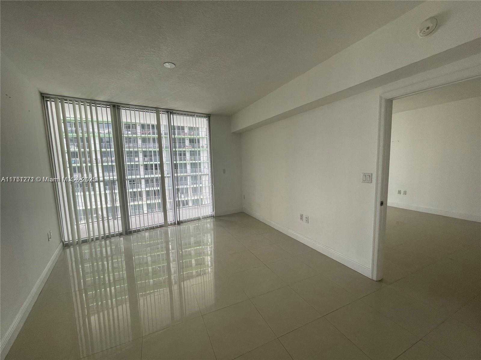 Small Image of 1750 NORTH BAYSHORE DR #2309, Miami Number 4