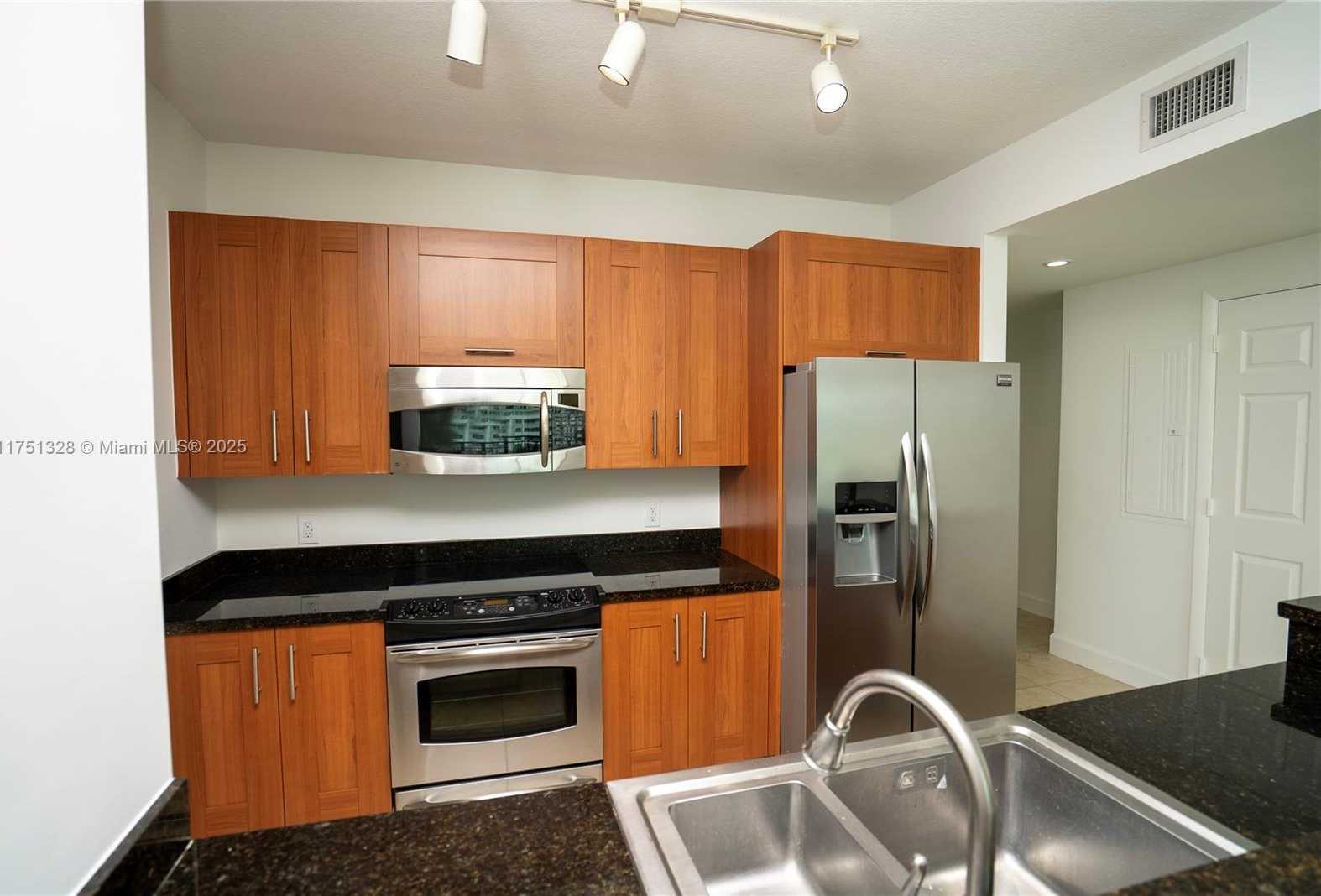 Small Image of 1300 PONCE DE LEON BLVD #709, Coral Gables Number 16