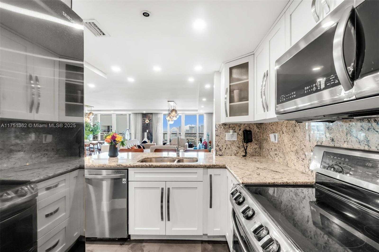 Small Image of 1717 NORTH BAYSHORE DR #A-3455, Miami Number 12