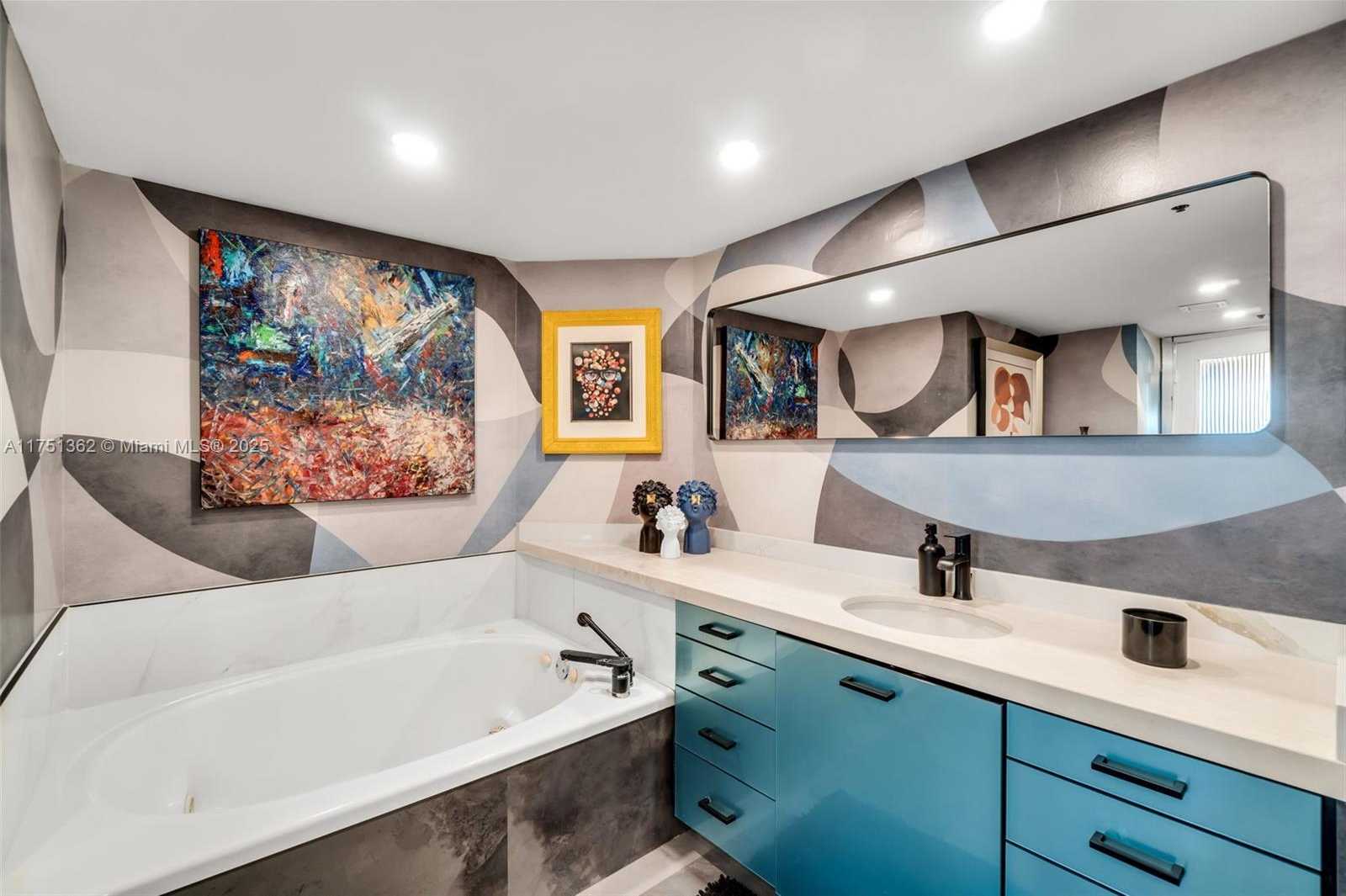 Small Image of 1717 NORTH BAYSHORE DR #A-3455, Miami Number 18