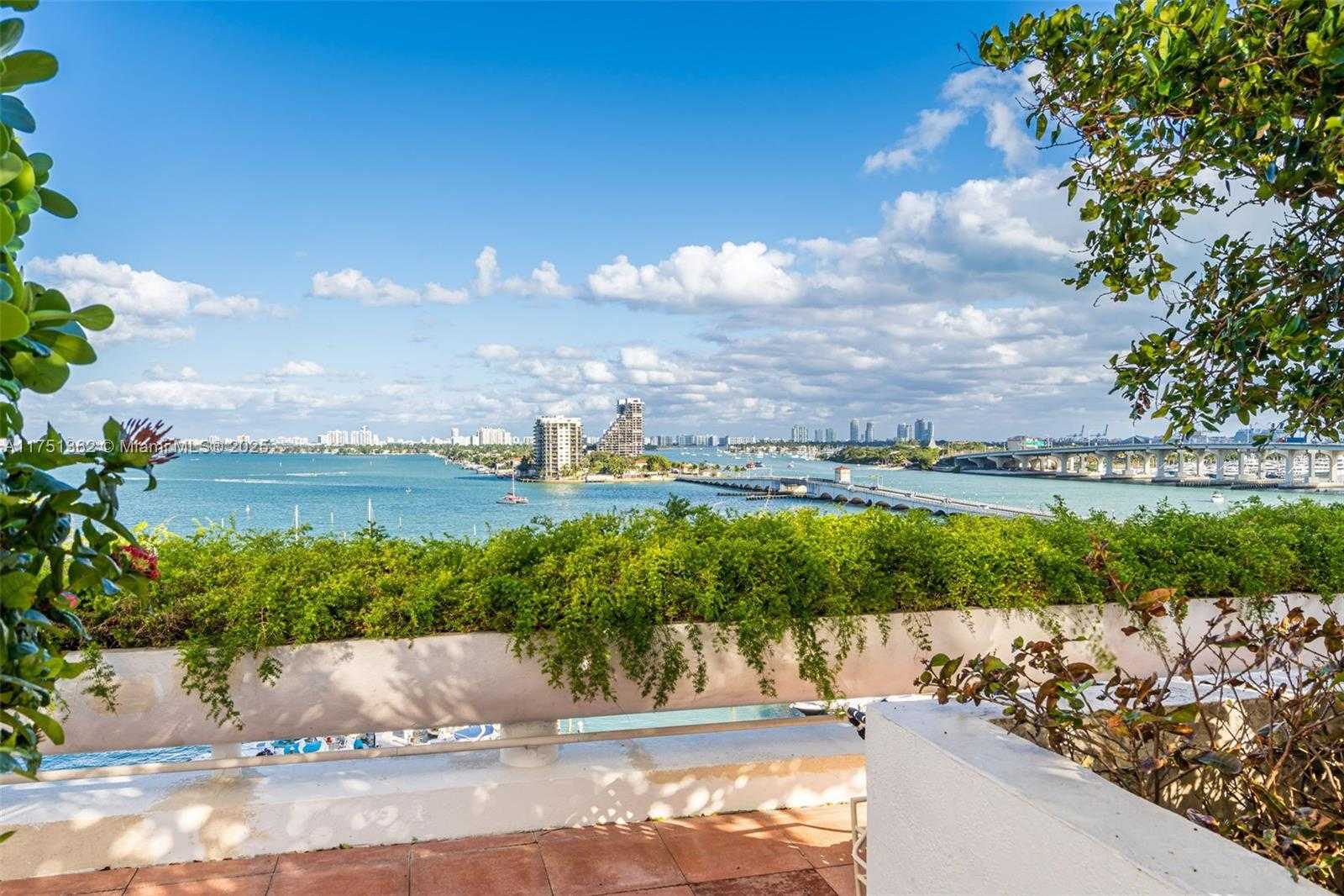 Small Image of 1717 NORTH BAYSHORE DR #A-3455, Miami Number 30