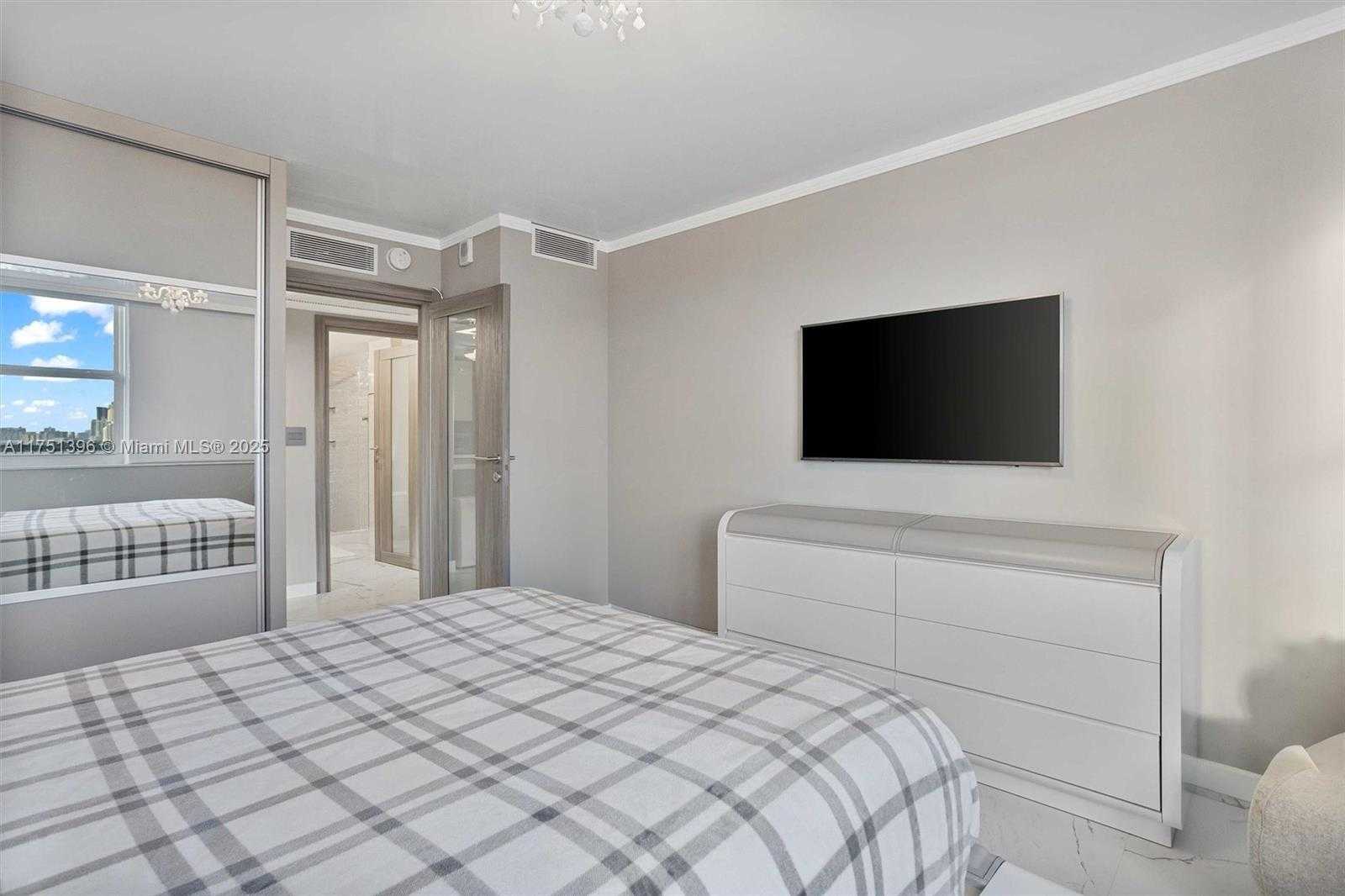 Small Image of 2030 SOUTH OCEAN DR #1607, Hallandale Beach Number 20