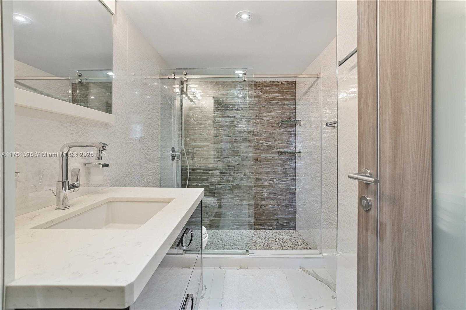 Small Image of 2030 SOUTH OCEAN DR #1607, Hallandale Beach Number 21