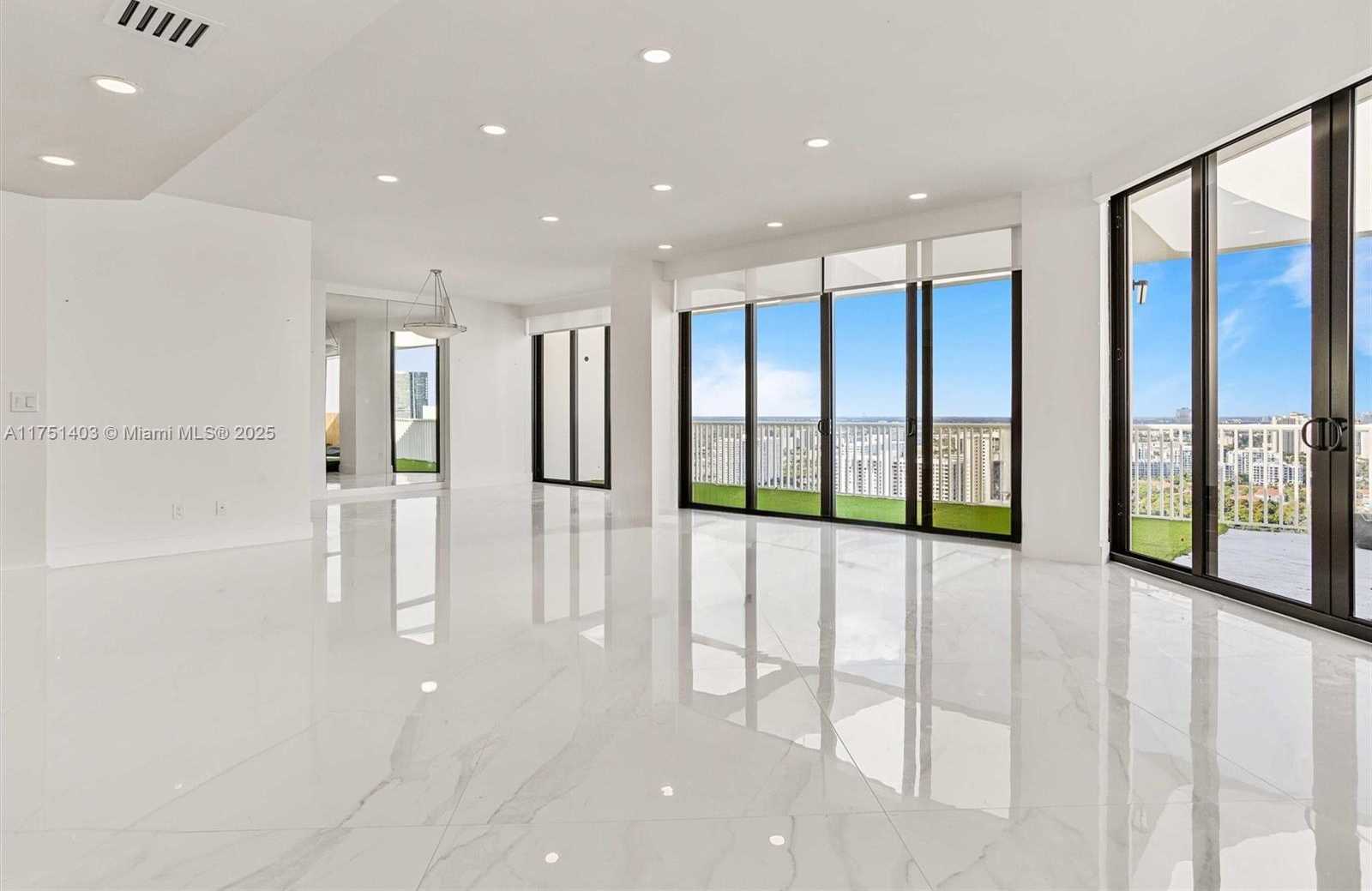 Small Image of 2000 ISLAND BLVD #PH-5, Aventura Number 16