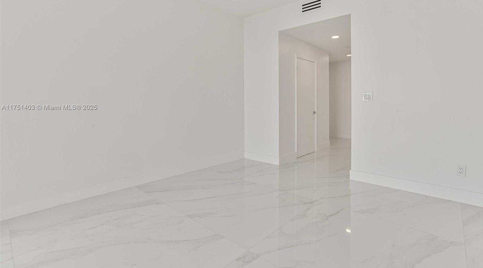 Small Image of 2000 ISLAND BLVD #PH-5, Aventura Number 30