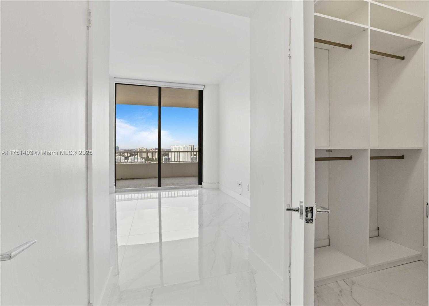 Small Image of 2000 ISLAND BLVD #PH-5, Aventura Number 31