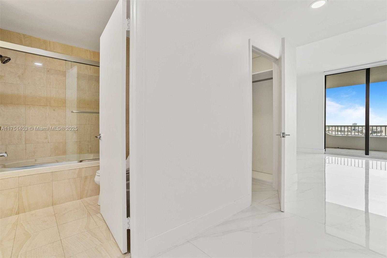 Small Image of 2000 ISLAND BLVD #PH-5, Aventura Number 33