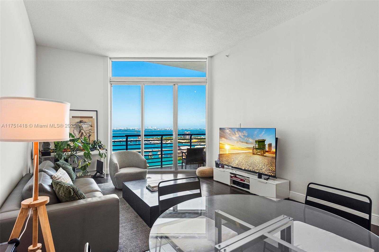 Small Image of 335 SOUTH BISCAYNE BLVD #UPH-10, Miami Number 5