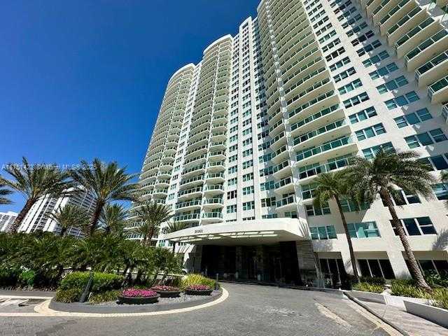 Small Image of 20201 EAST COUNTRY CLUB DR #308, Aventura Number 2