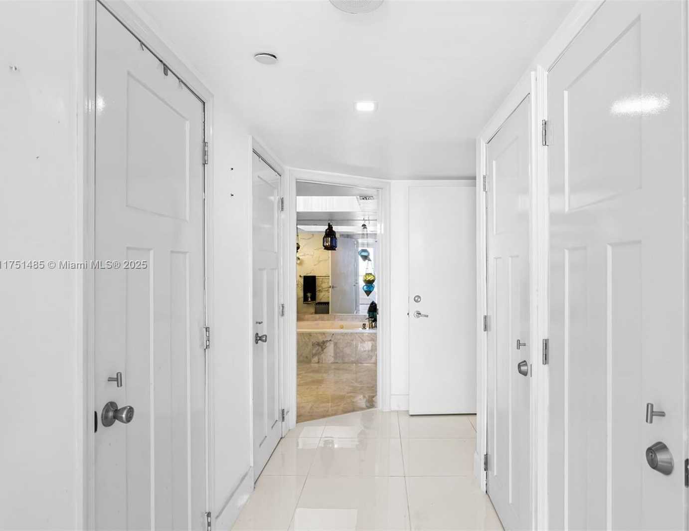 Small Image of 3640 YACHT CLUB DR #1601, Aventura Number 12