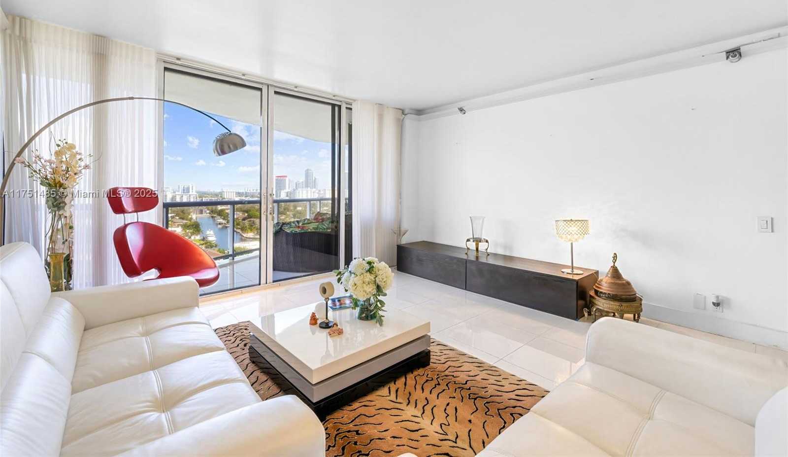 Small Image of 3640 YACHT CLUB DR #1601, Aventura Number 5