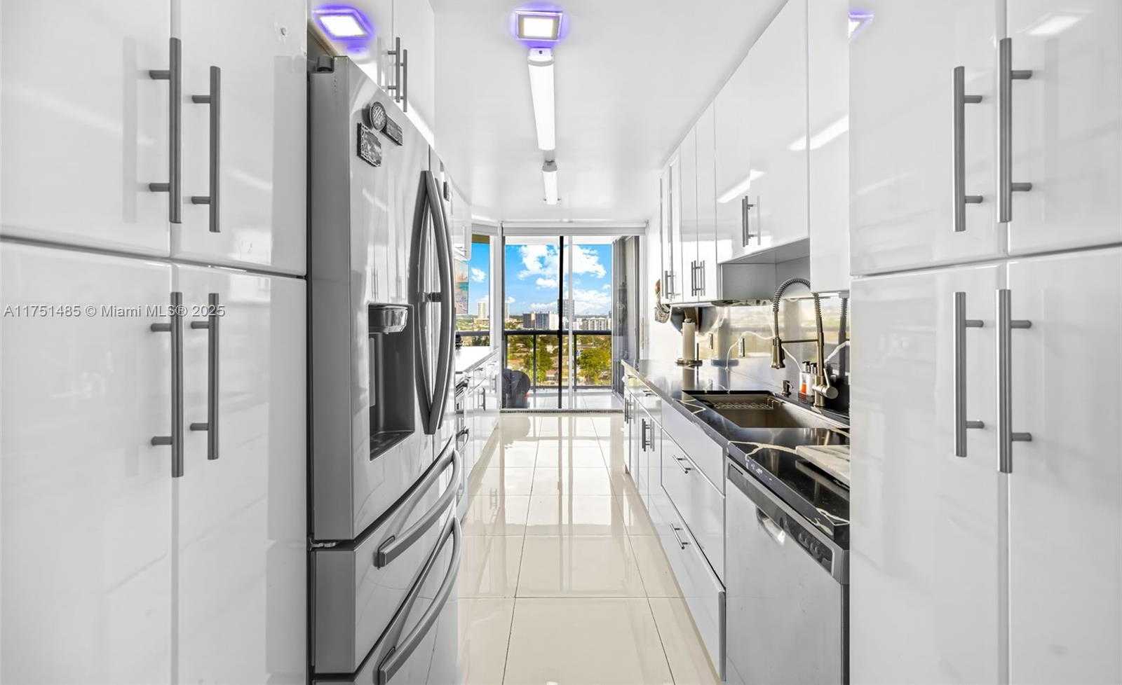 Small Image of 3640 YACHT CLUB DR #1601, Aventura Number 9