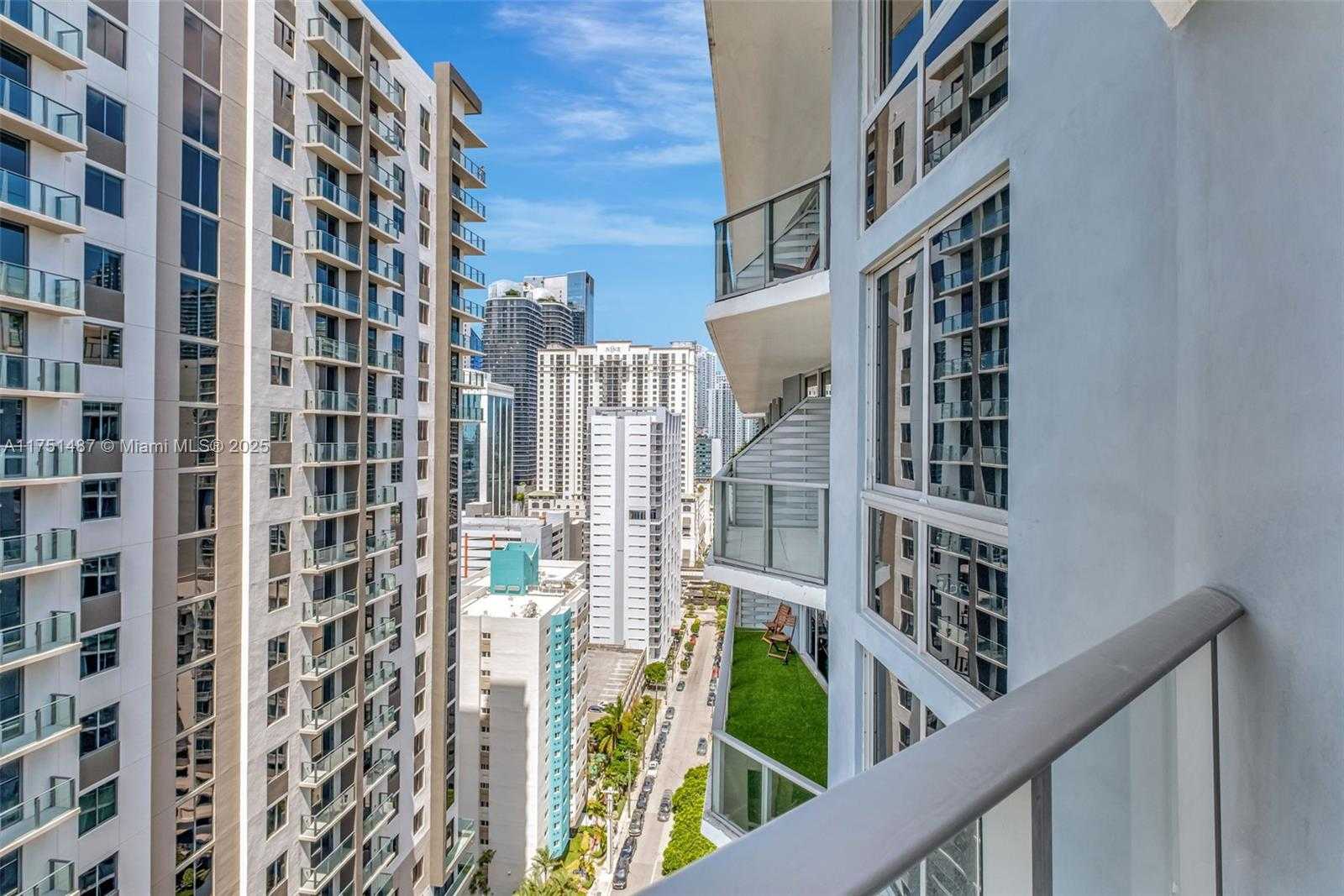 Small Image of 1010 SOUTH WEST 2ND AVE #LPH05, Miami Number 34