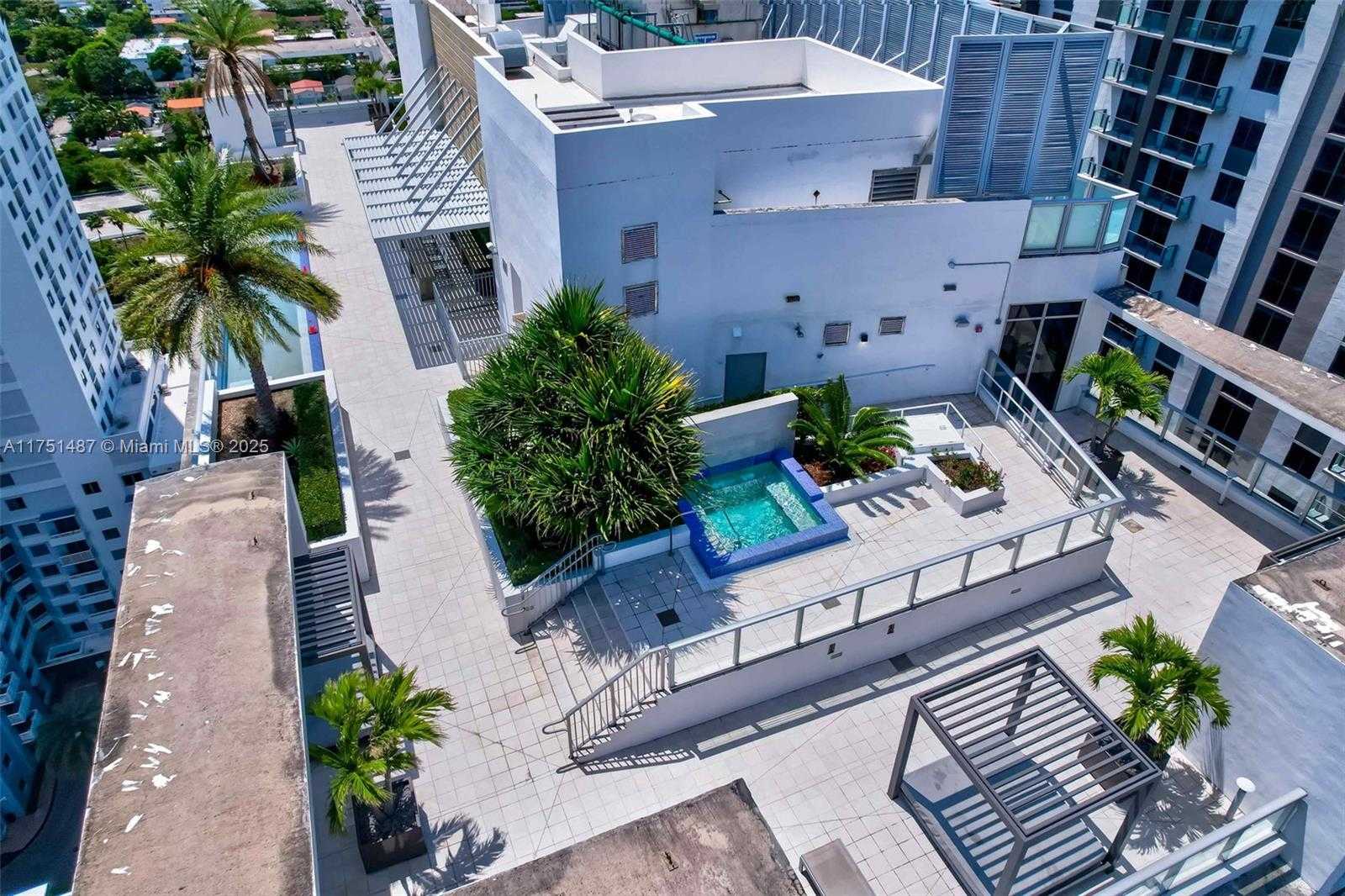 Small Image of 1010 SOUTH WEST 2ND AVE #LPH05, Miami Number 64