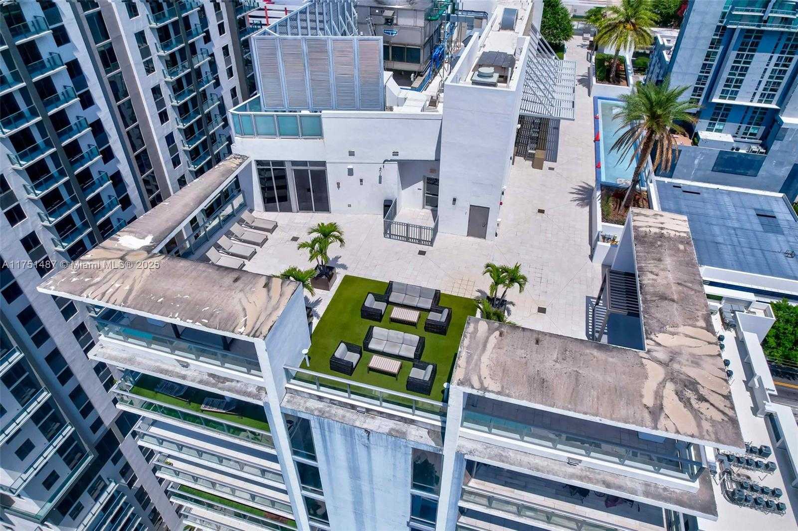 Small Image of 1010 SOUTH WEST 2ND AVE #LPH05, Miami Number 67