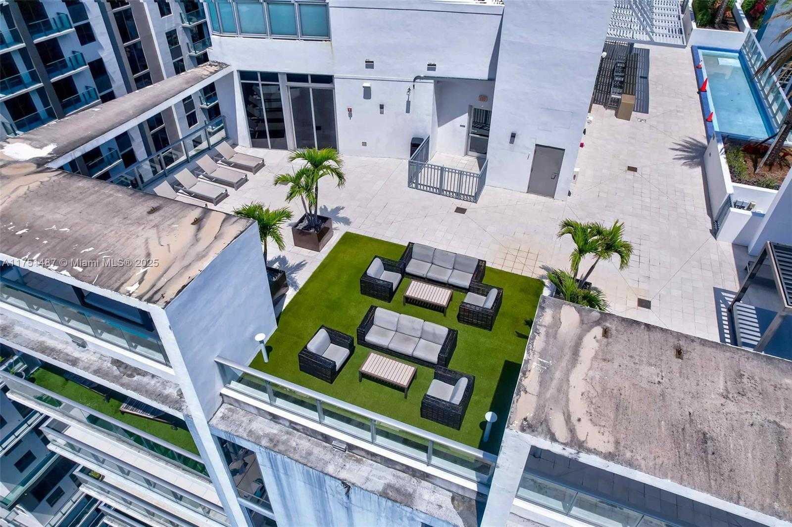Small Image of 1010 SOUTH WEST 2ND AVE #LPH05, Miami Number 68
