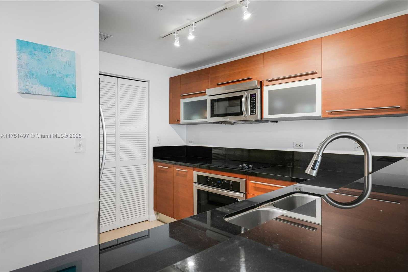Small Image of 253 NORTH EAST 2ND ST #1706, Miami Number 6