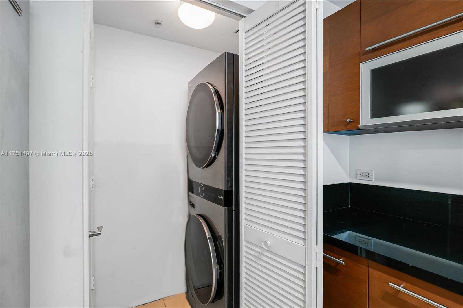 Small Image of 253 NORTH EAST 2ND ST #1706, Miami Number 8
