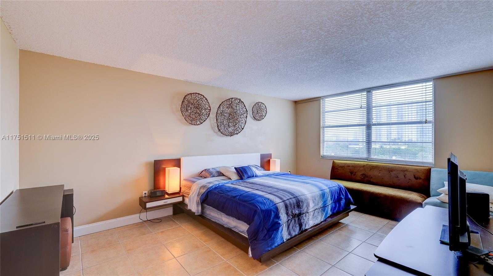 Small Image of 2851 NORTH EAST 183RD ST #817E, Aventura Number 15