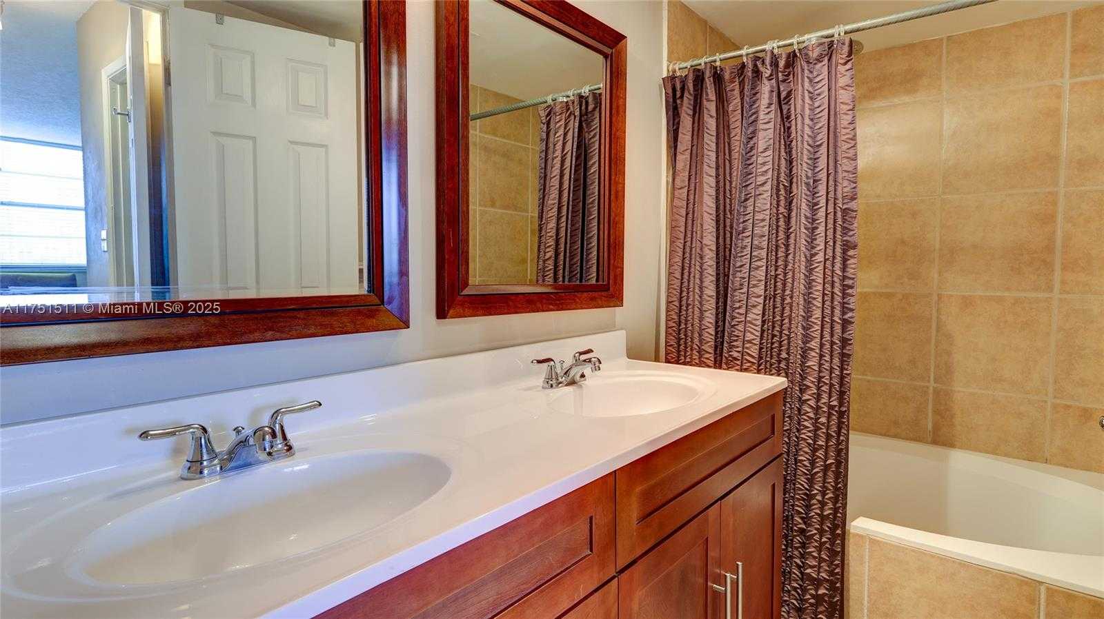 Small Image of 2851 NORTH EAST 183RD ST #817E, Aventura Number 18