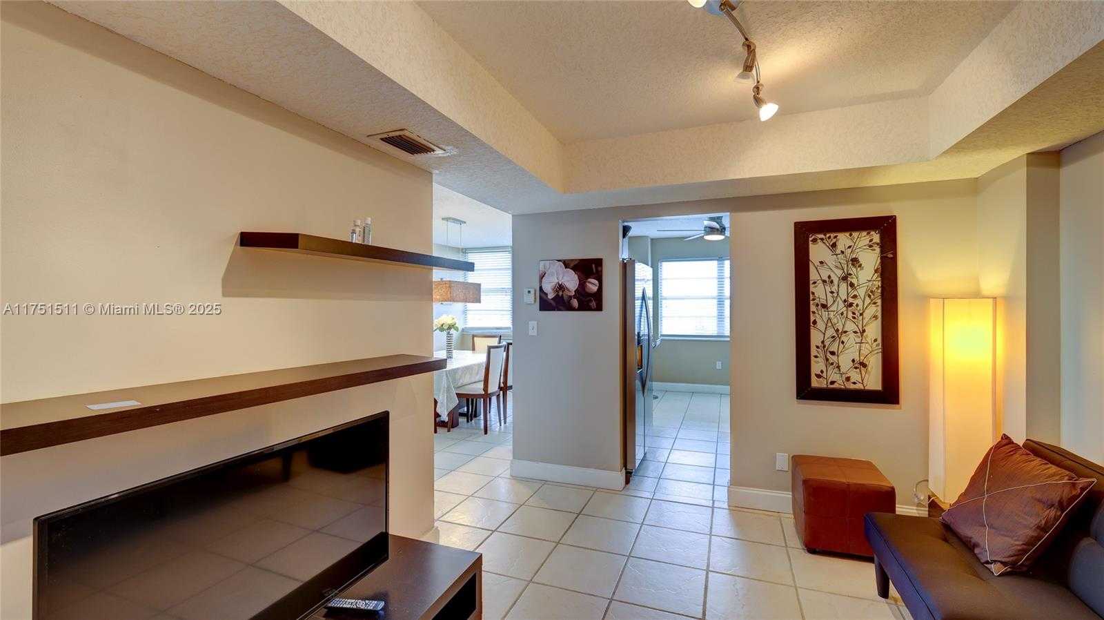 Small Image of 2851 NORTH EAST 183RD ST #817E, Aventura Number 5