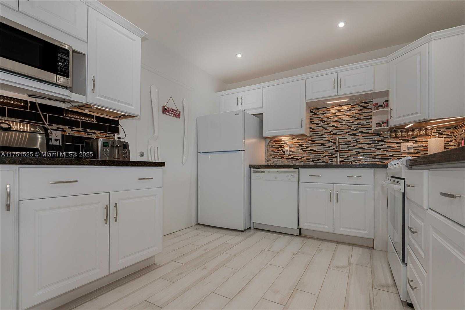 Small Image of 4751 NORTH WEST 21ST ST #401, Lauderhill Number 7