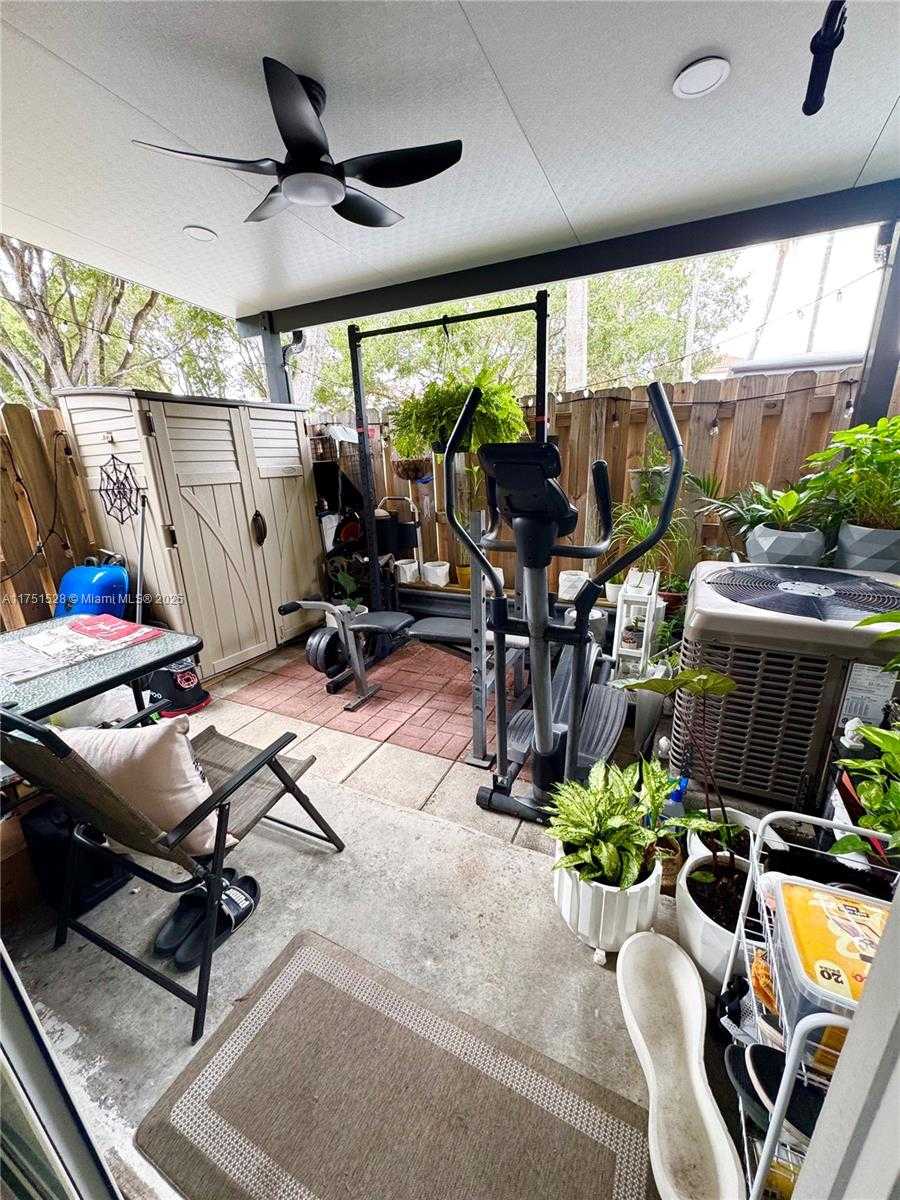 Small Image of 14190 SW 121st Pl, Miami, FL 33186, USA Number 14