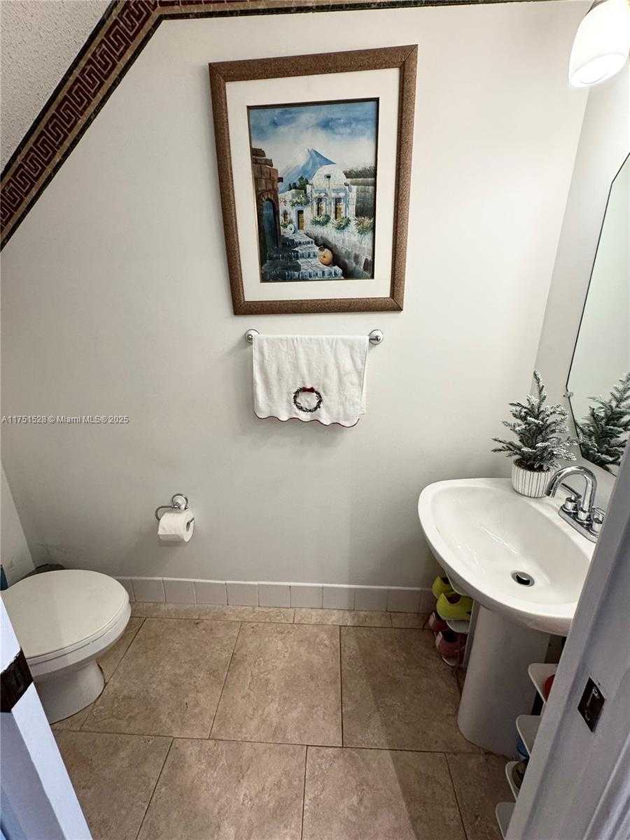 Small Image of 14190 SW 121st Pl, Miami, FL 33186, USA Number 7
