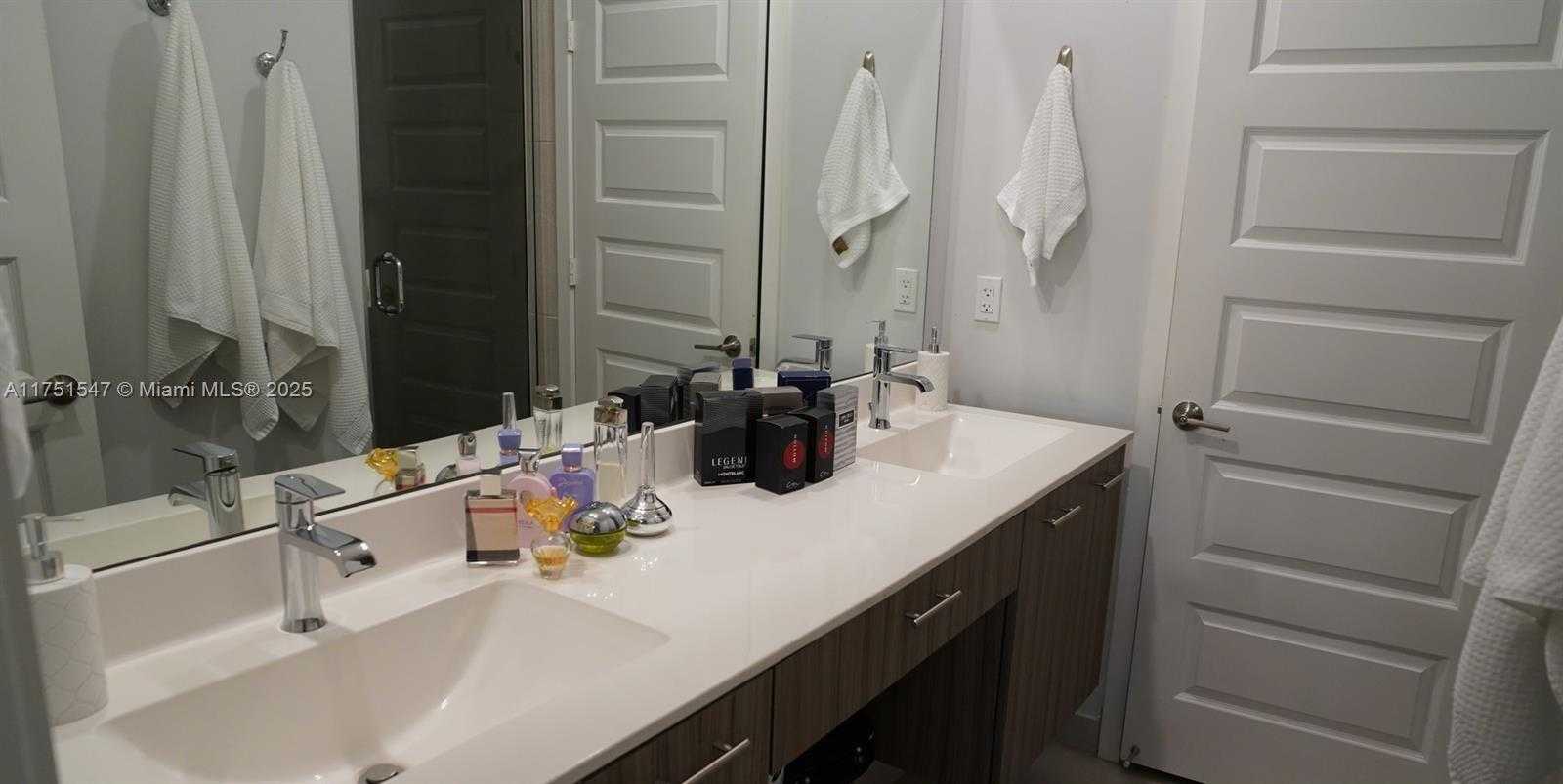 Small Image of 4640 NORTH WEST 84TH AVE #13, Doral Number 16