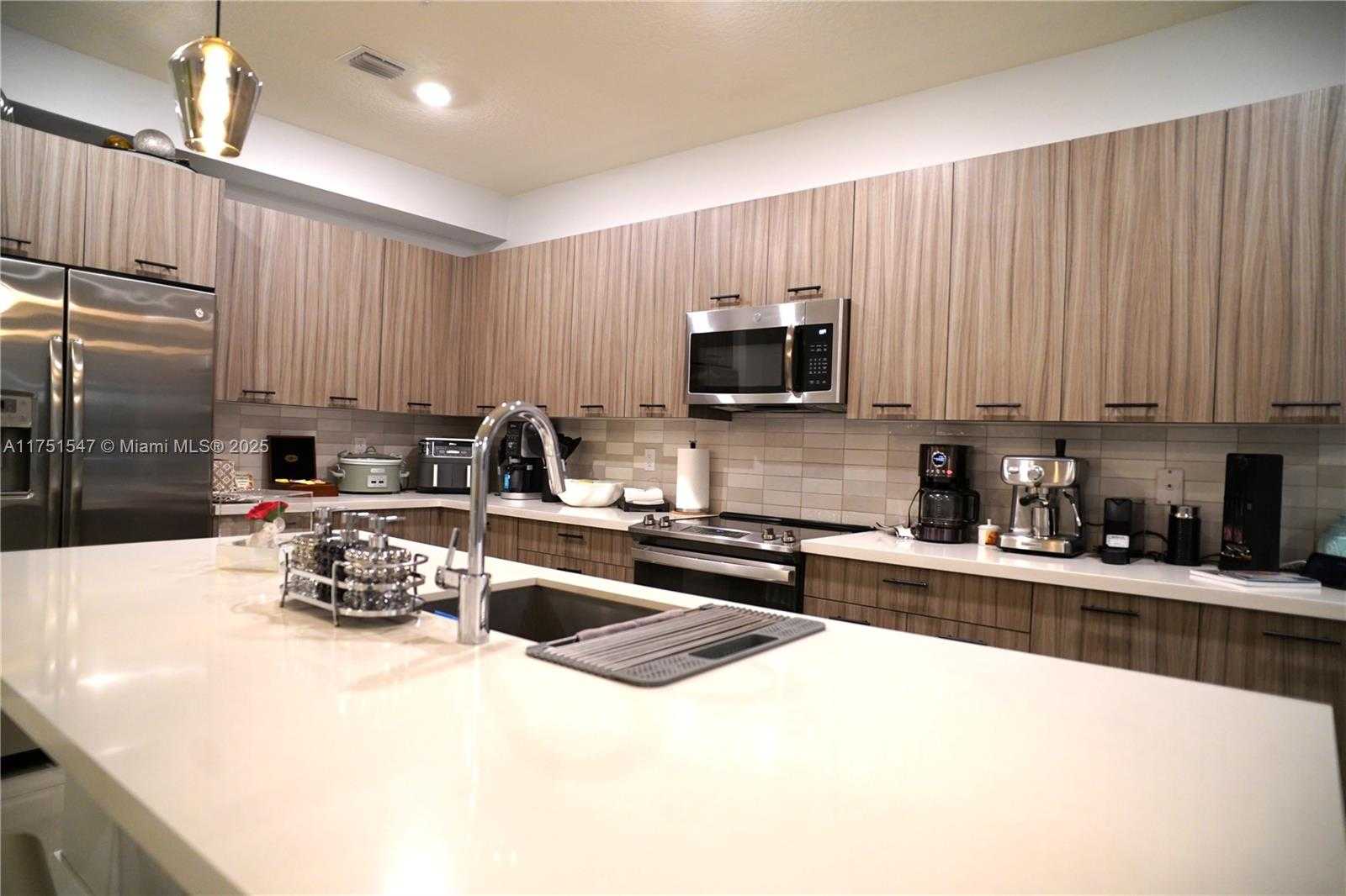 Small Image of 4640 NORTH WEST 84TH AVE #13, Doral Number 3