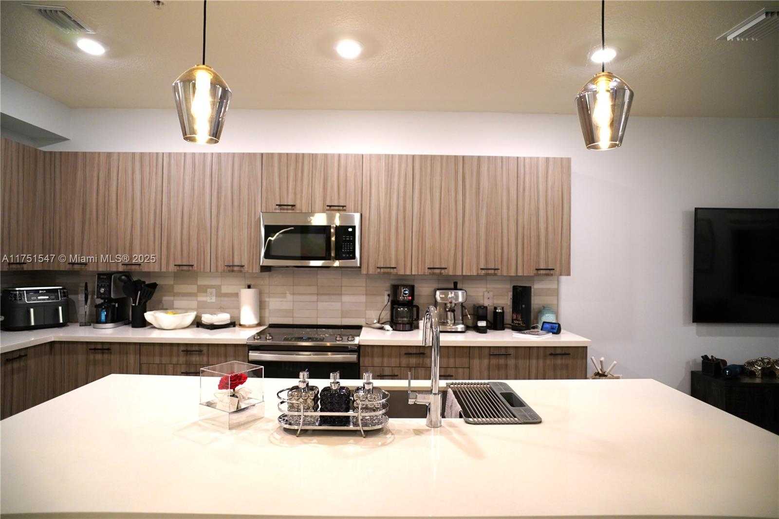 Small Image of 4640 NORTH WEST 84TH AVE #13, Doral Number 4