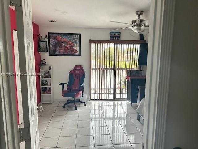 Small Image of Hialeah Number 16