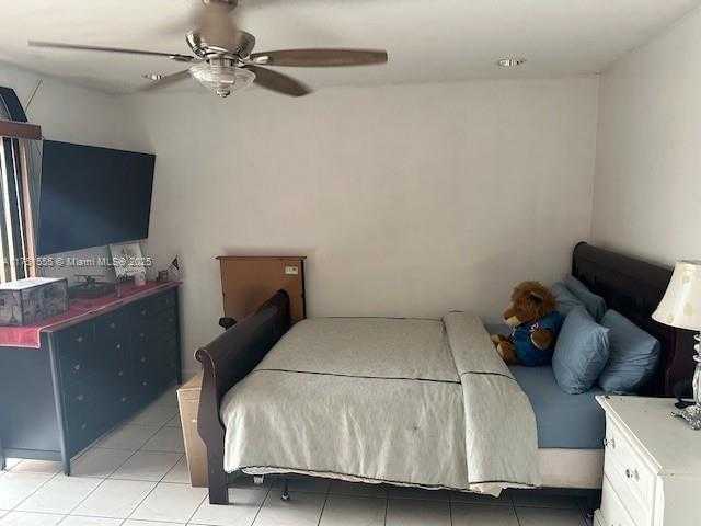 Small Image of Hialeah Number 17