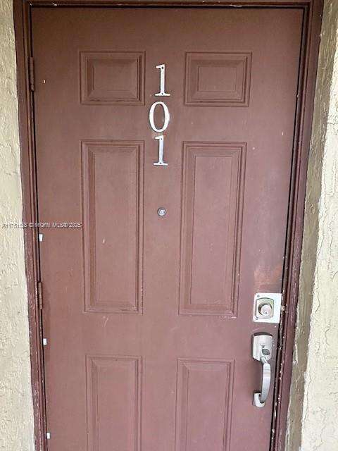 Small Image of Hialeah Number 4