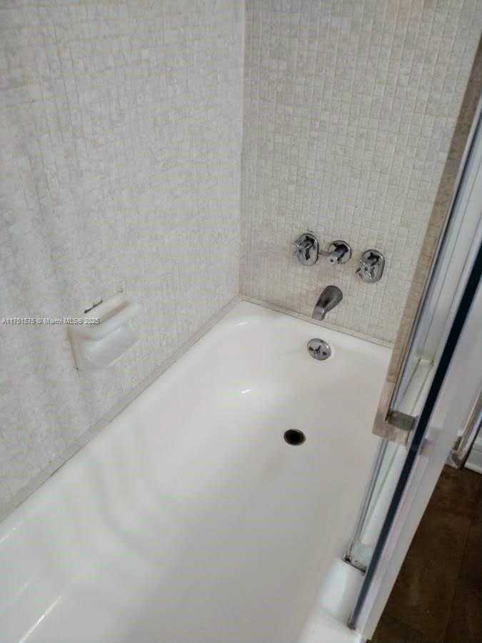 Small Image of 1000 WEST AVE #1118, Miami Beach Number 16