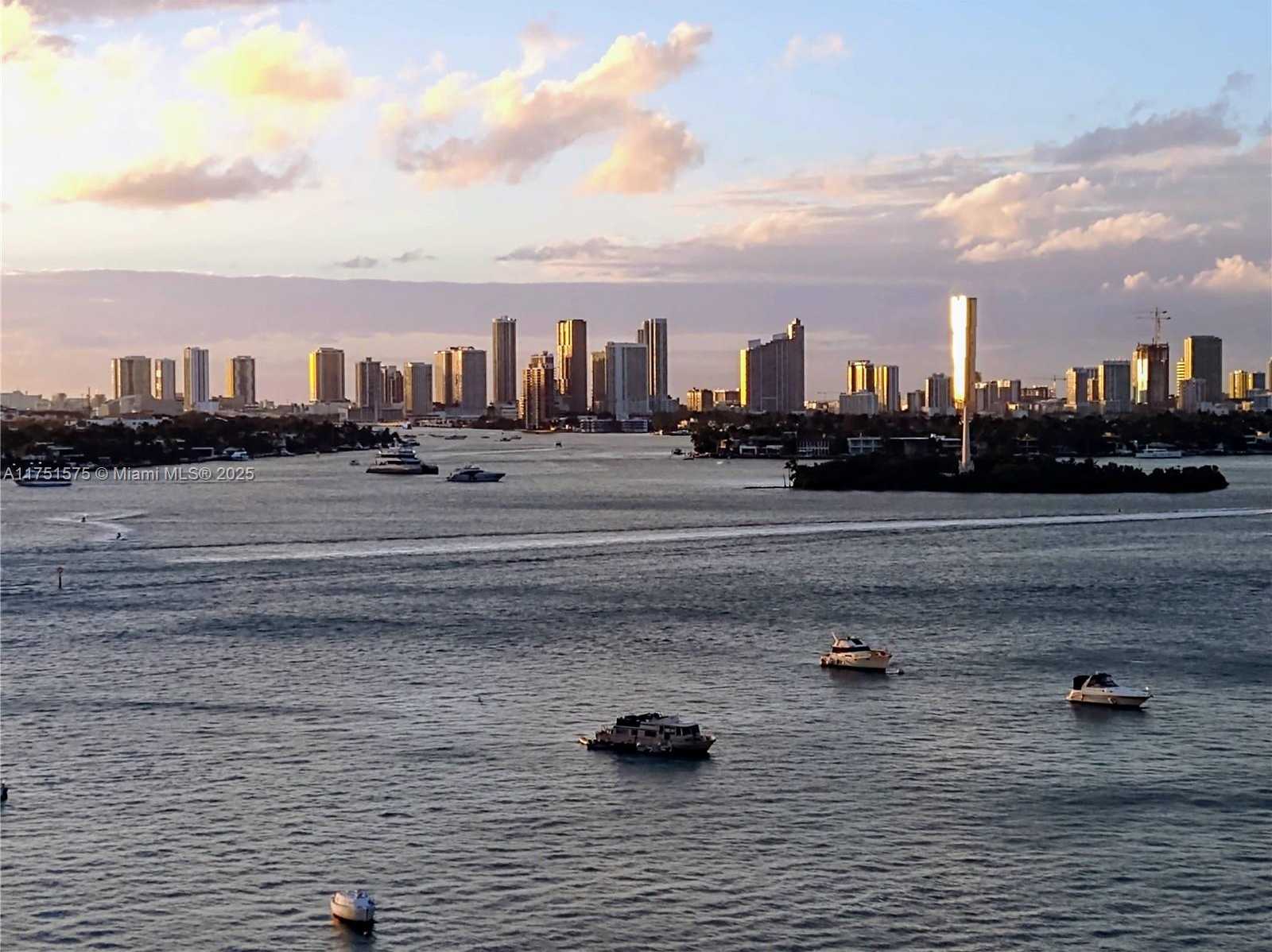 Small Image of 1000 WEST AVE #1118, Miami Beach Number 5