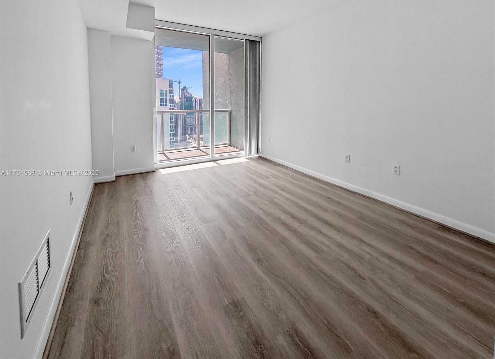 Small Image of 1900 NORTH BAYSHORE DR #3407, Miami Number 2