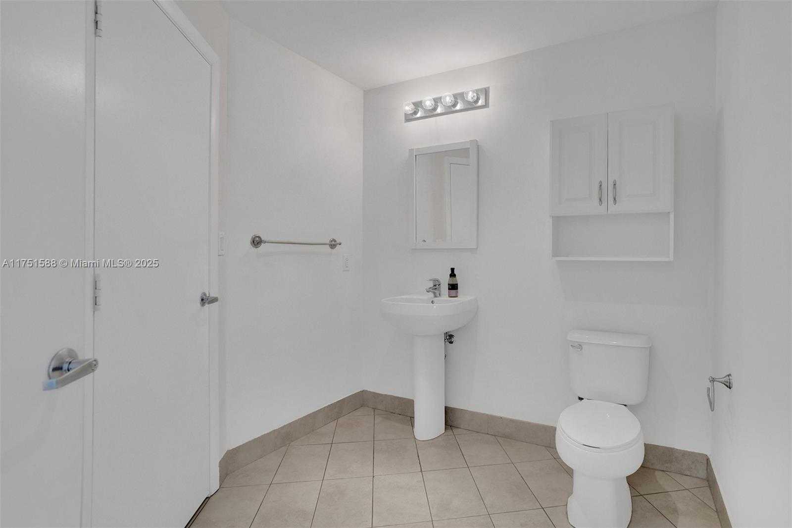 Small Image of 1900 NORTH BAYSHORE DR #3407, Miami Number 5